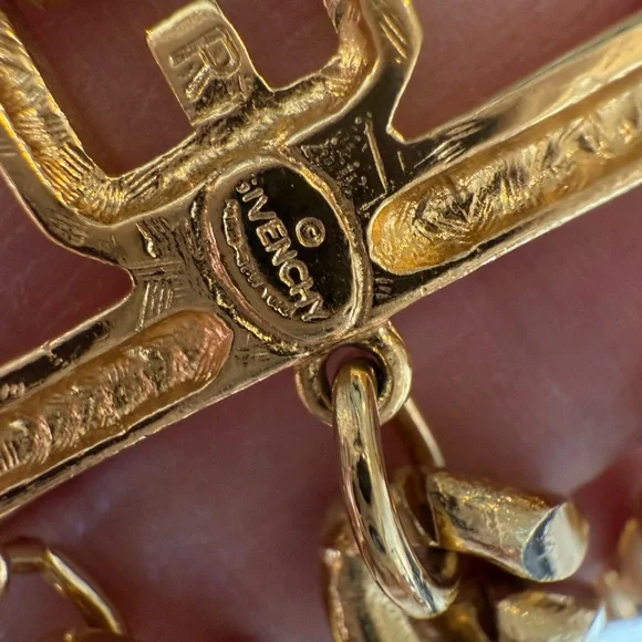 GIVENCHY - Picture 3 of 13